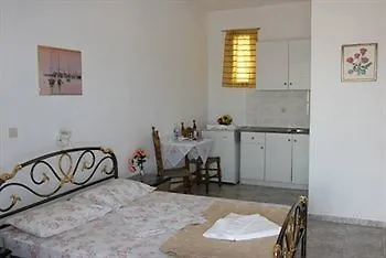 Zannes Hotel Perissa (Santorini)